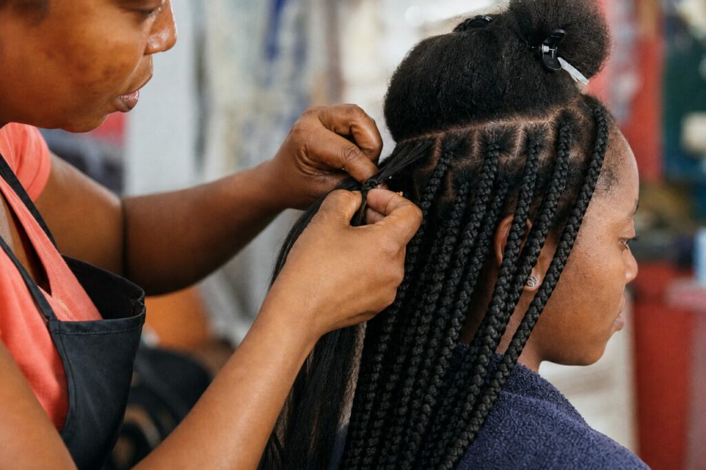 Gros plan sur le départ d’une tresse