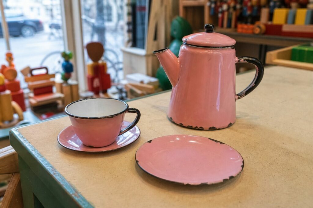 Roze set met pot, kop en bord