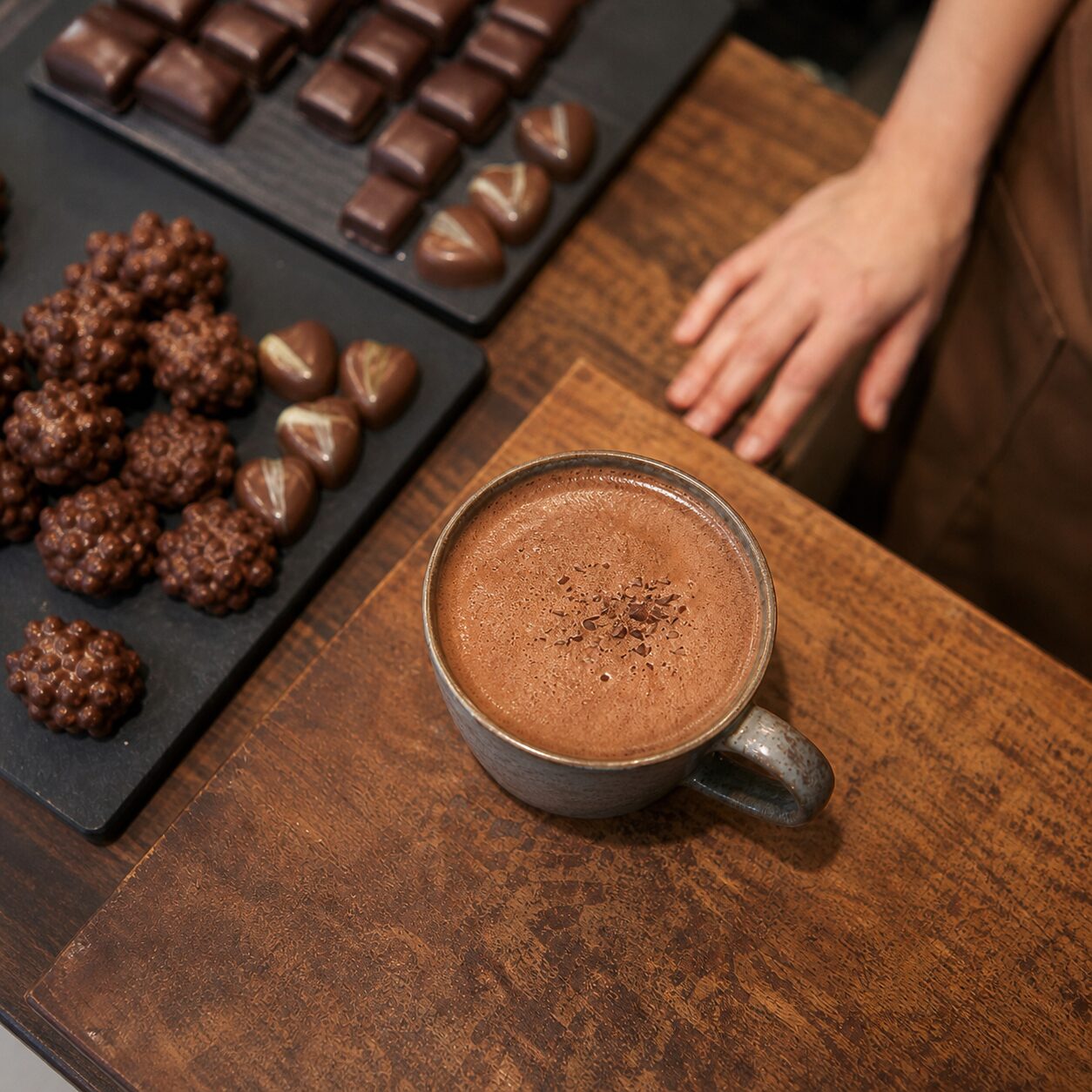Tazza di cioccolata calda vista dall’alto